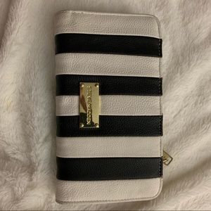Steven Madden wallet